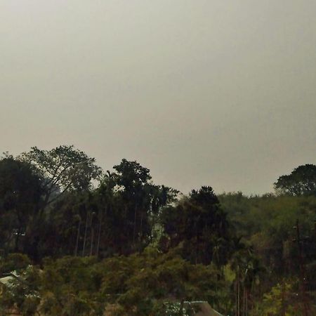 Woodland Lodge And Restaurant Guwahati Buitenkant foto