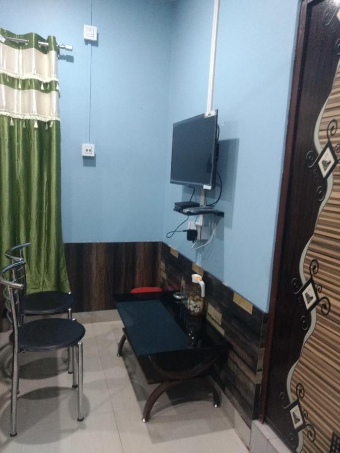 Woodland Lodge And Restaurant Guwahati Buitenkant foto