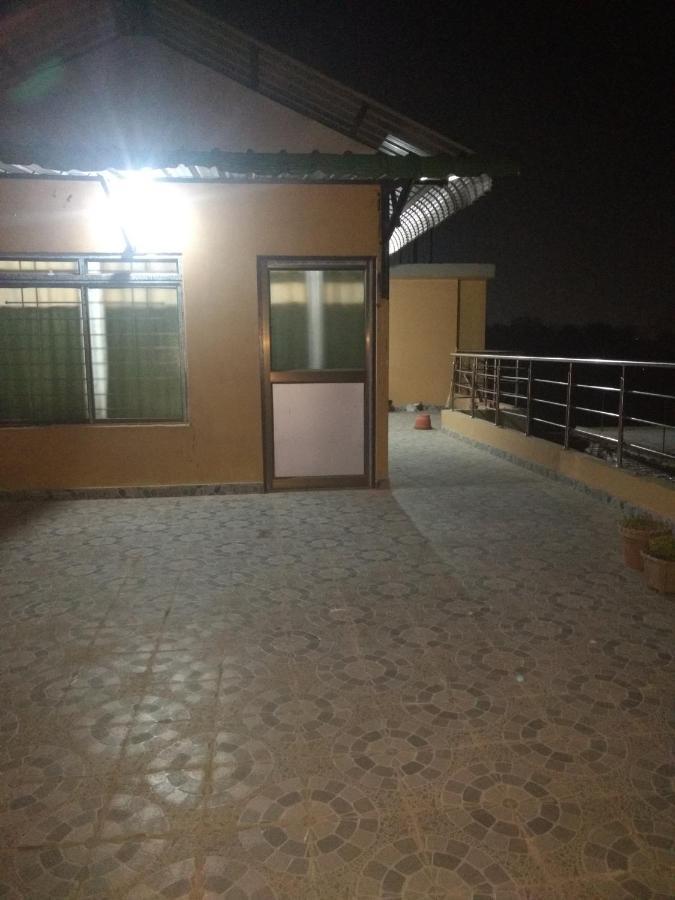 Woodland Lodge And Restaurant Guwahati Buitenkant foto