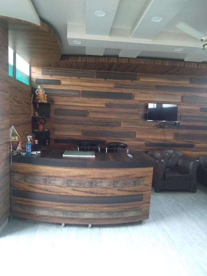 Woodland Lodge And Restaurant Guwahati Buitenkant foto