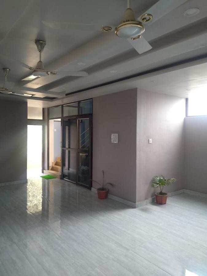 Woodland Lodge And Restaurant Guwahati Buitenkant foto