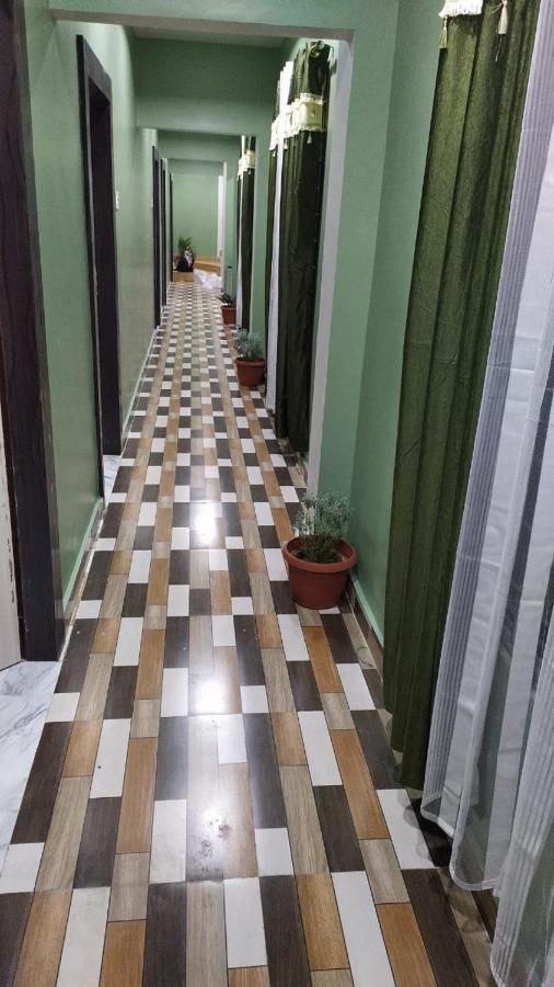 Woodland Lodge And Restaurant Guwahati Buitenkant foto