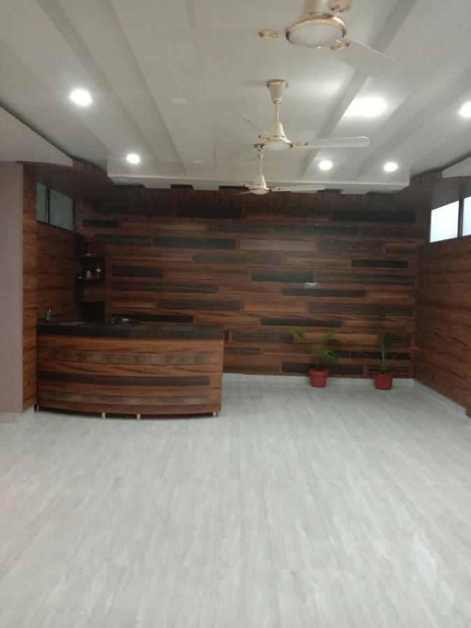 Woodland Lodge And Restaurant Guwahati Buitenkant foto